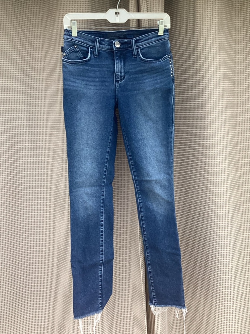 Rock & Republic Dark Blue Skinny Jeans with Frayed Hem